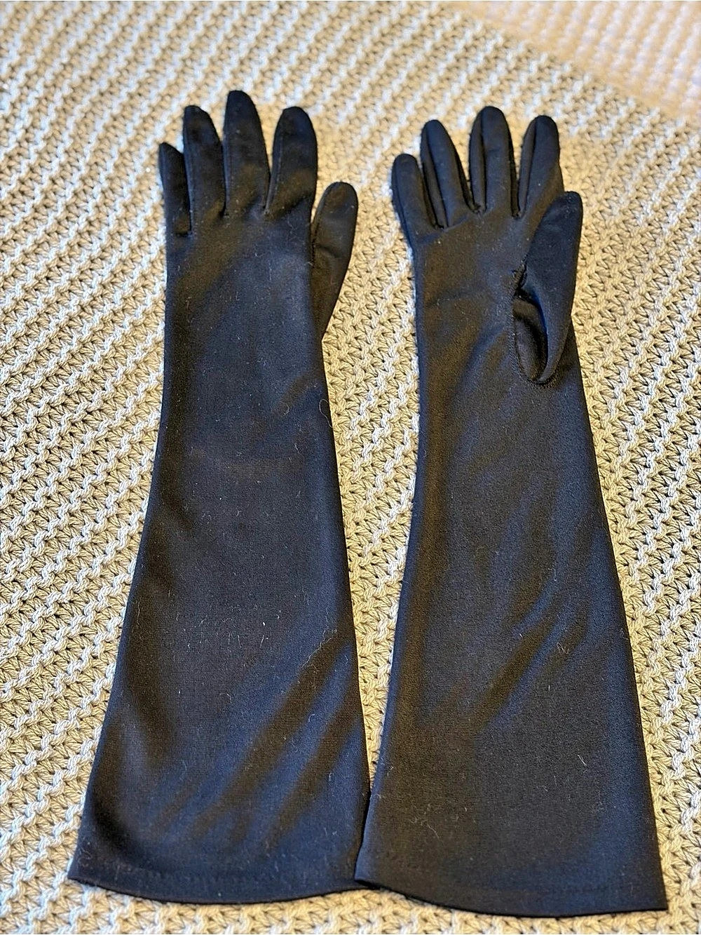 Crescendo Caress Classic Black Opera Gloves Like New